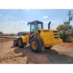 Pá carregadeira w 130 New holland
