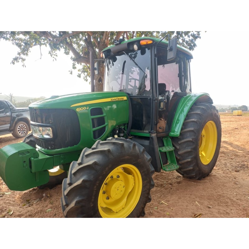Trator John Deere 6100