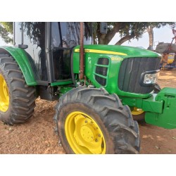 Trator John Deere 6100