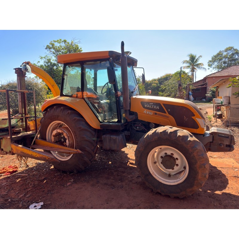 Trator Valtra A950