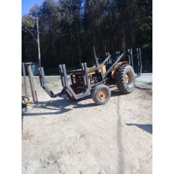 Trator Valmite 65 id  Com 4 pneus novos  Com berço florestal Revisado único dono  Pronto para trabalhar  Ano 80  Valor 70 mil