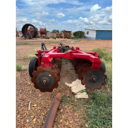 Grade niveladora tatu com 48 dedos