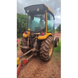 Trator Valtra A83F ano 2015 valor 200 mil