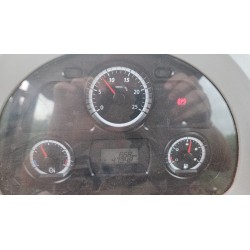 Trator Valtra A83F ano 2015 valor 200 mil