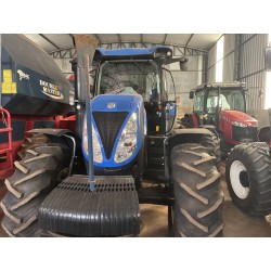 Trator New Holland t7. 205