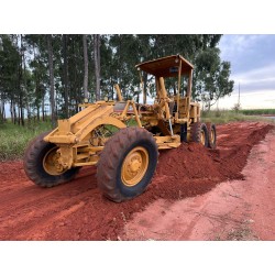 Moto niveladora caterpillar