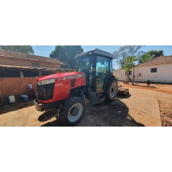 Trator Massey Ferguson...