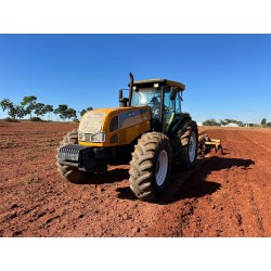 Trator bh 180