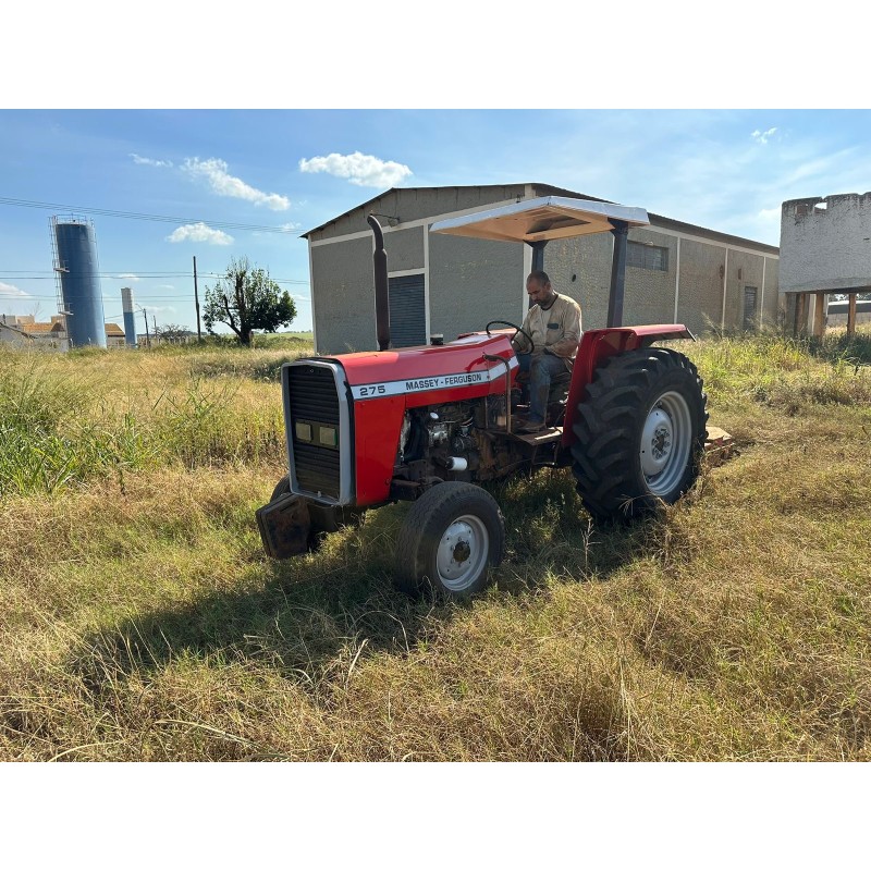 Trator 275 agrícola