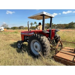 Trator 275 agrícola