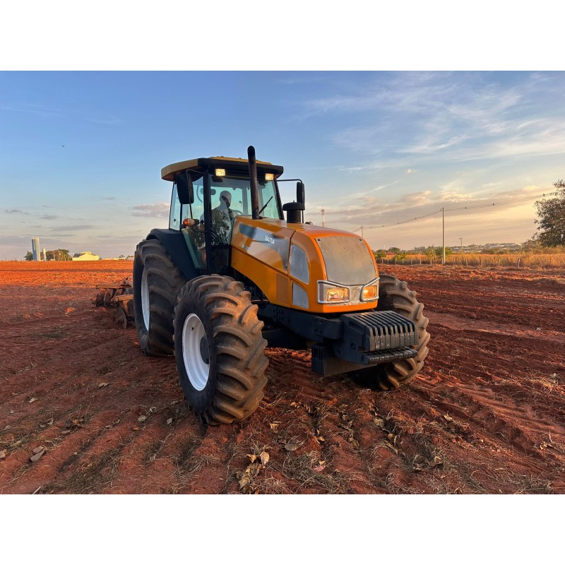Trator bh 180