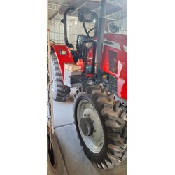 Trator 4707 agrícola