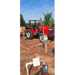 Trator 4707 agrícola