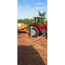 Trator 4707 agrícola
