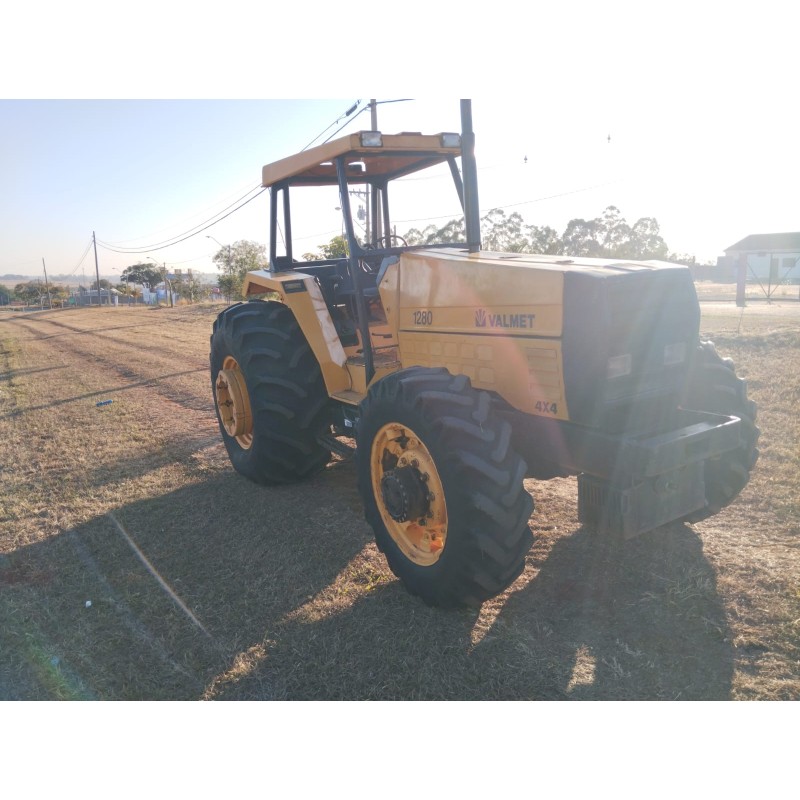 Trator 1280 agrícola