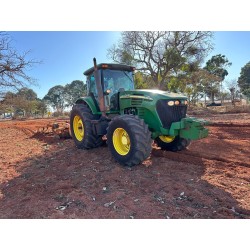 Trator 7715